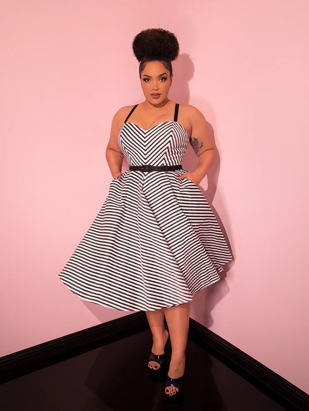 Vixen Dollface Dress in Black and White